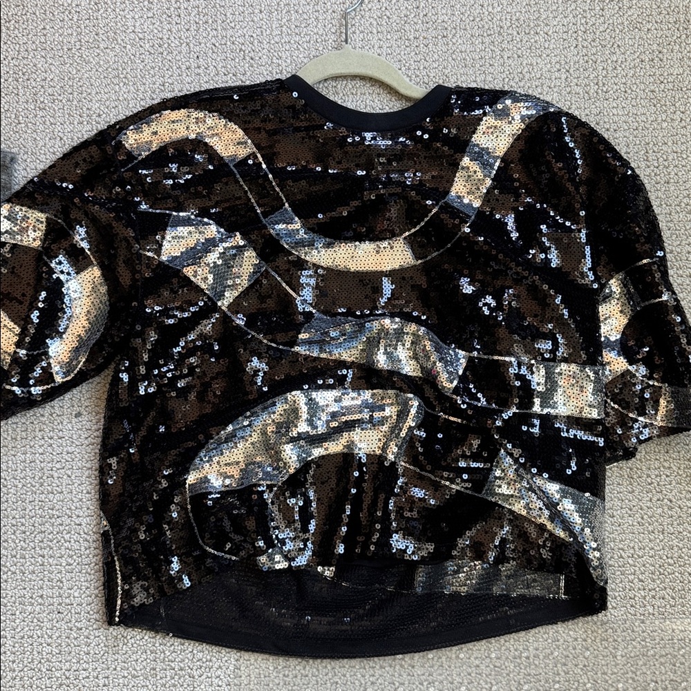 Forever 21 Black and Silver Sequin Top
